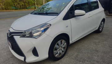 2015 Toyota yaris 5 door automatic hatch 2.jpg